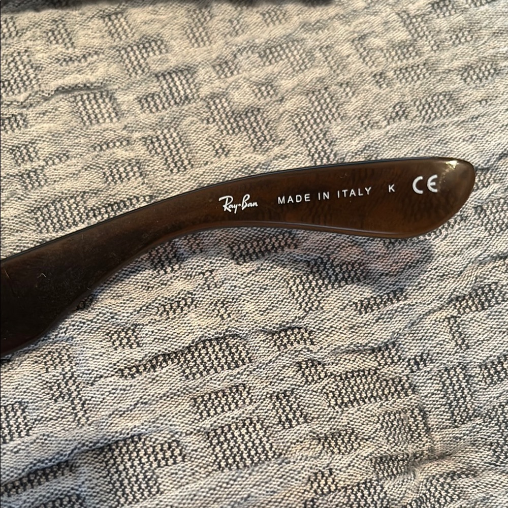 Ray-Ban Justin Classic Sunglasses - Picture 5 of 7